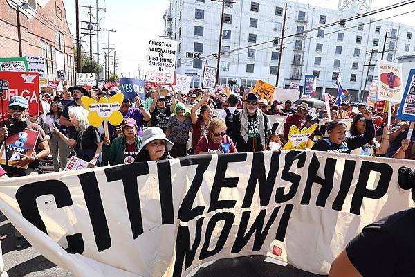 怎么申请皇冠信用网代理
_卢荻：世界资本主义已经知道怎么申请皇冠信用网代理
，中国当不了他的“小伙伴”