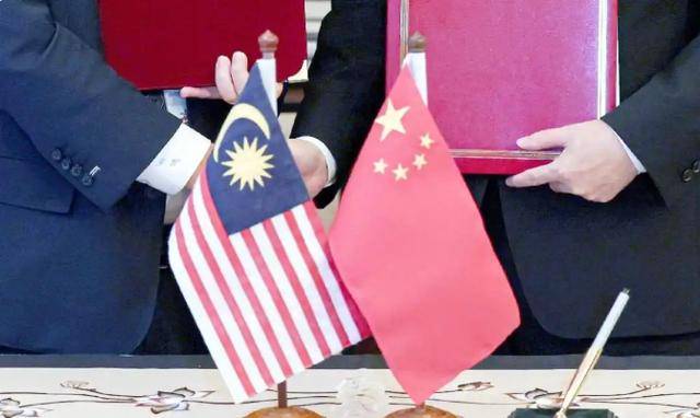 皇冠信用网站
_与美国签协议皇冠信用网站
，犯了众怒！中方严正关切，马来西亚急赴华澄清